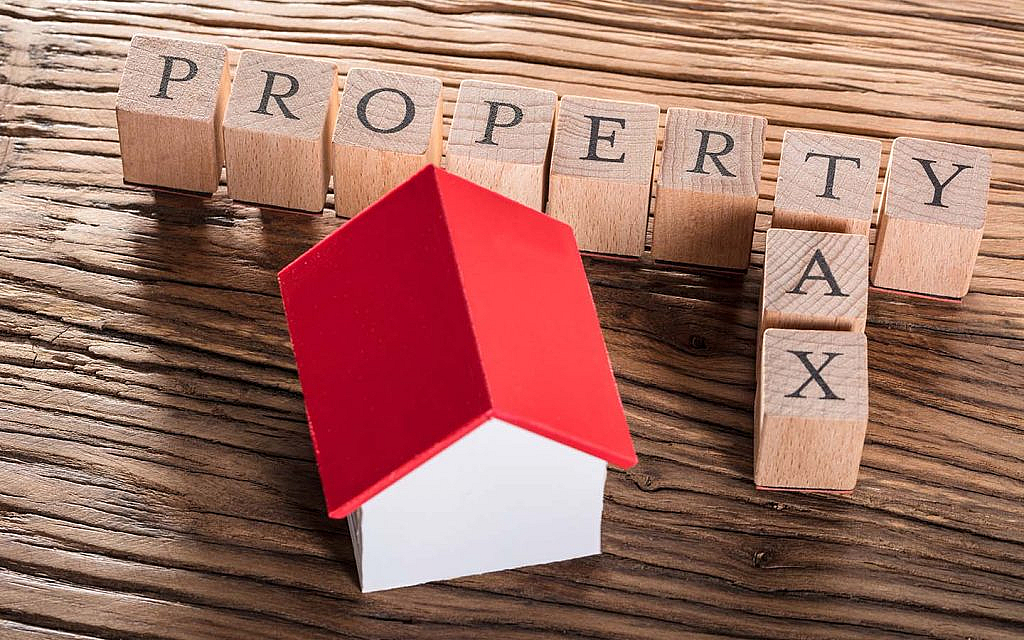 Dubai real estate investment offers high returns with no property taxes, attracting investors globally in a tax-free market.