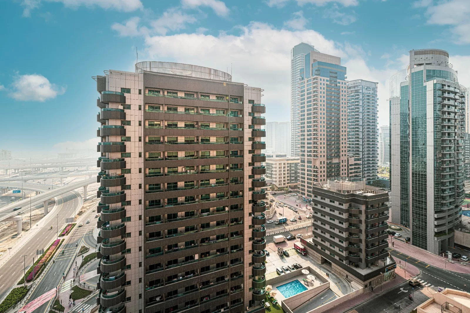 دريم تاور في دبي مارينا