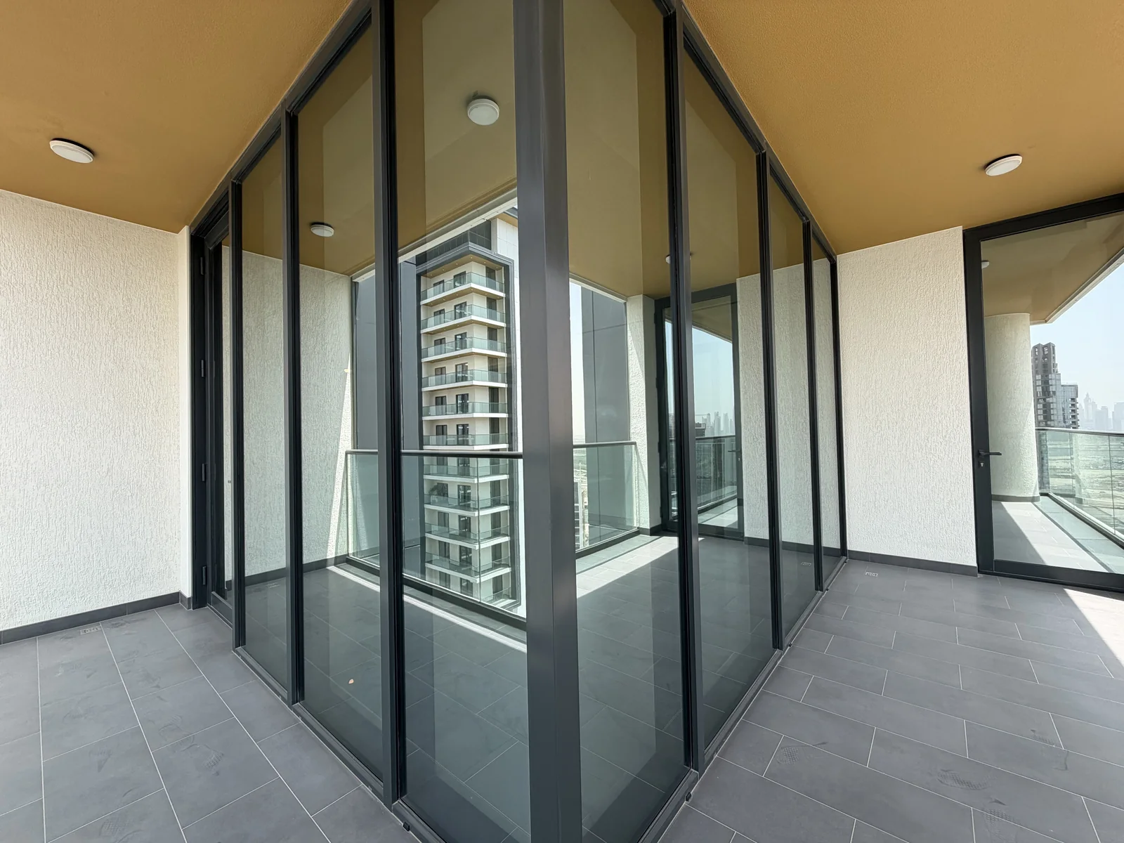 Appartement de quatre chambres à Crest Grande — 13