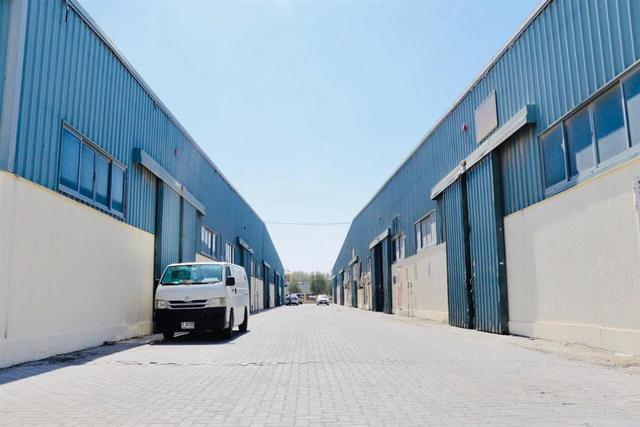 renting a warehouse in Al Quoz