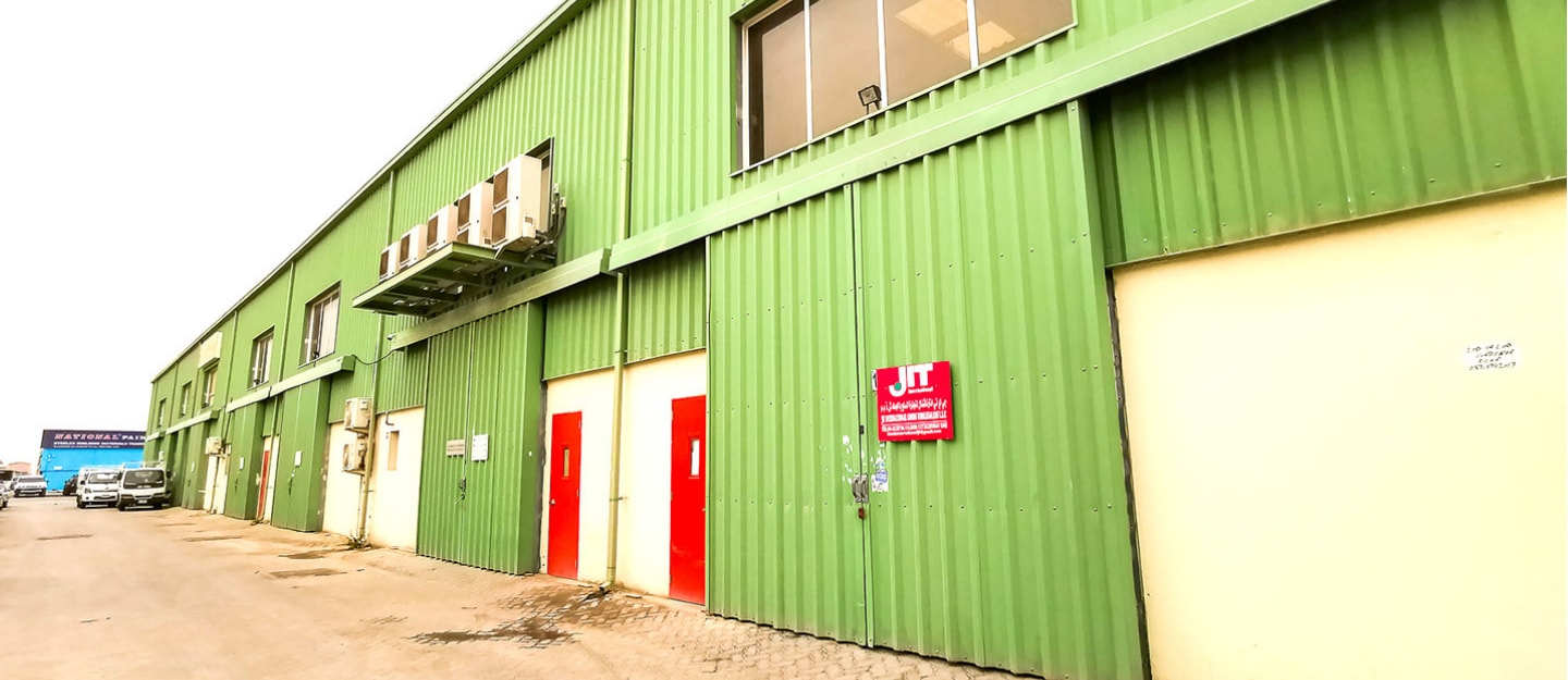 renting a warehouse in Al Quoz