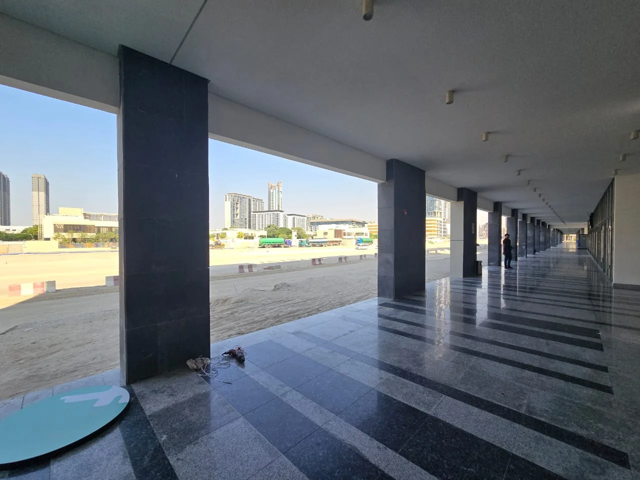 Azizi Riviera Retail Shop